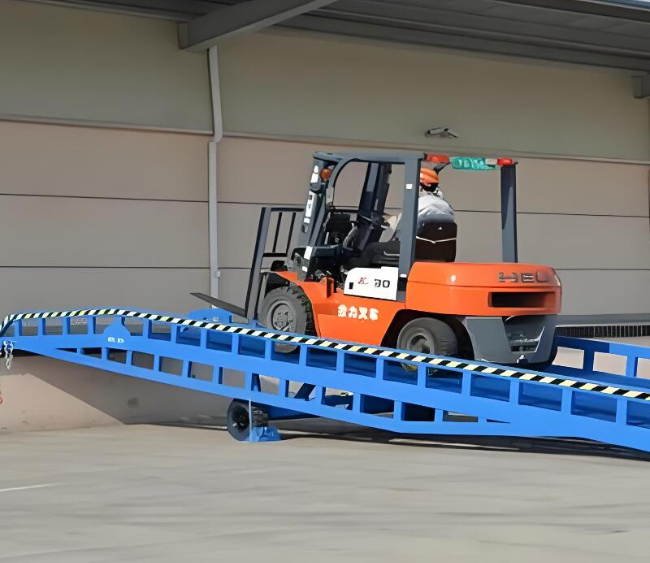 吉安移动式卸货平台（叉车用）